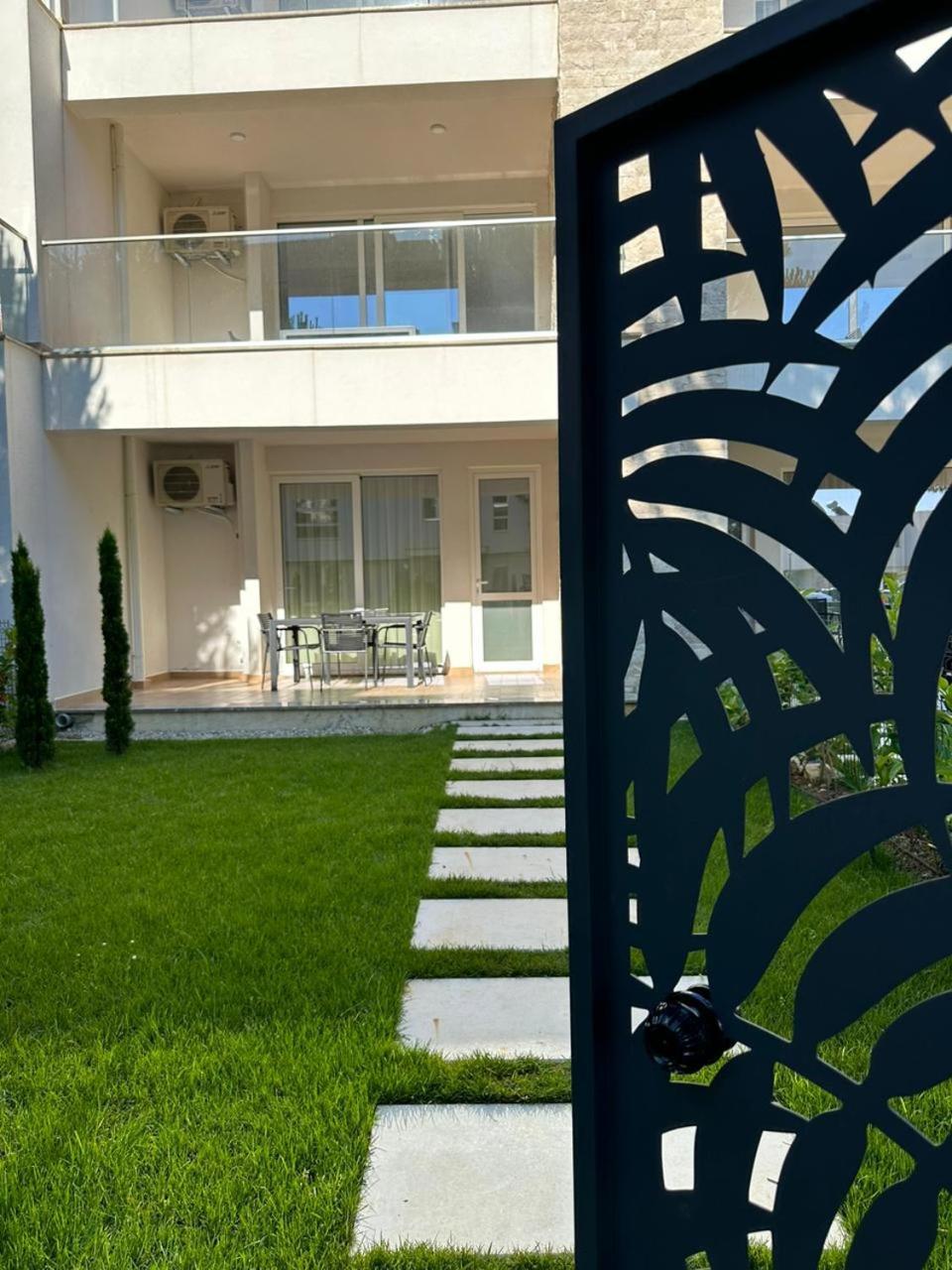 Eme Apartments - Kompleksi San Pietro, Gjiri I Lalzit Durres Exterior photo